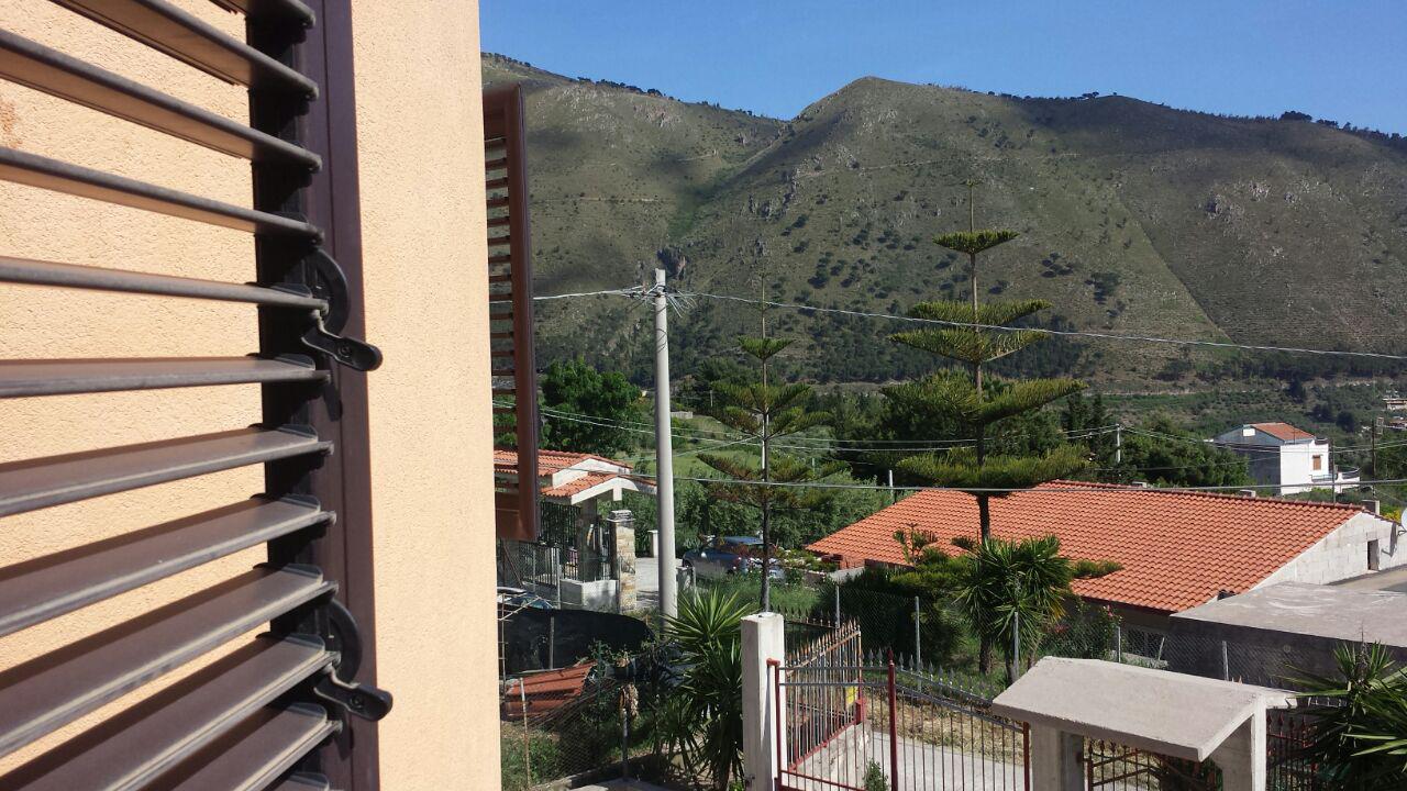 Via Cozzo Ingrassia grande villa con salonetriplo