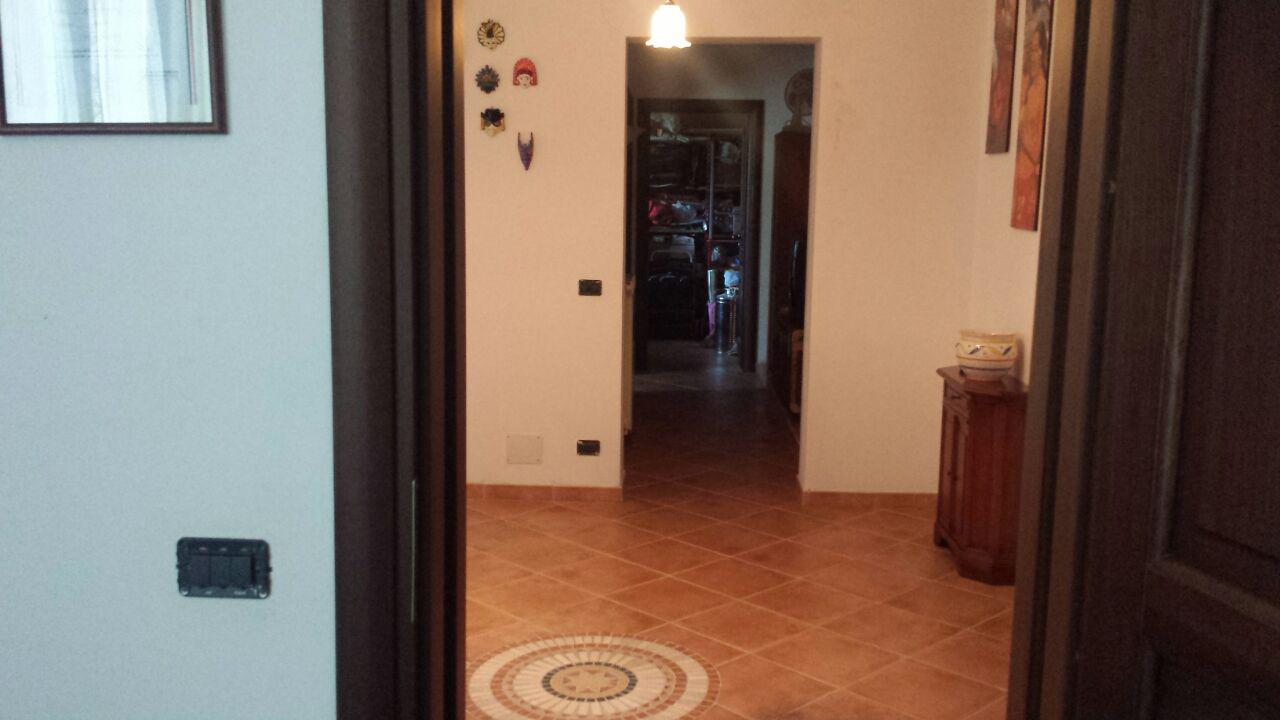 Via Cozzo Ingrassia grande villa con salonetriplo