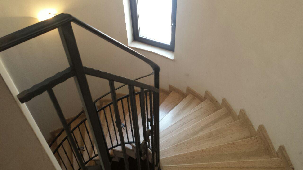 Via Cozzo Ingrassia grande villa con salonetriplo