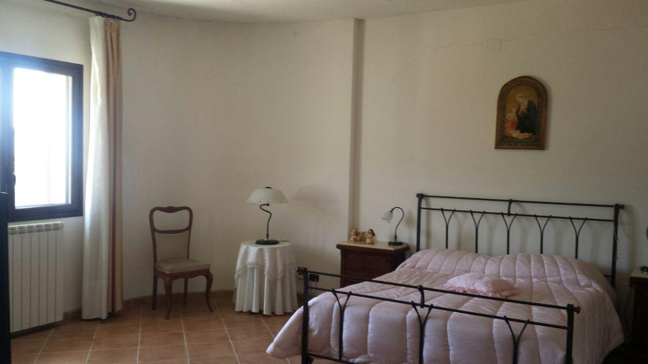 Via Cozzo Ingrassia grande villa con salonetriplo