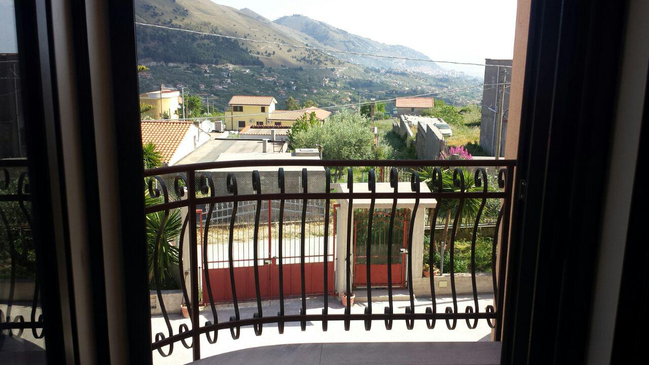 Via Cozzo Ingrassia grande villa con salonetriplo