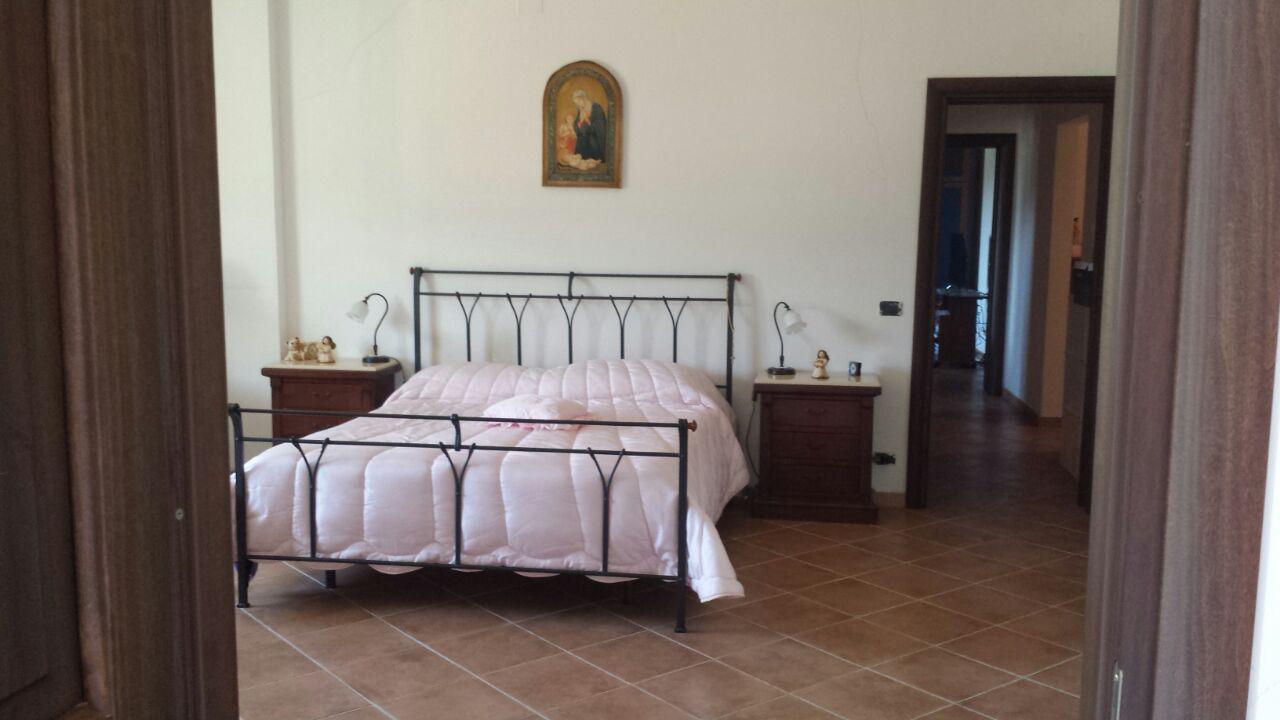 Via Cozzo Ingrassia grande villa con salonetriplo
