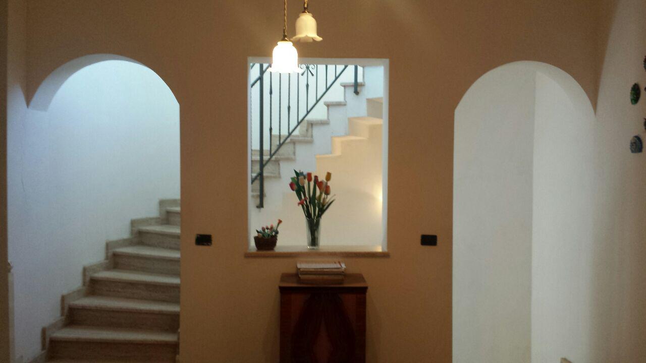 Via Cozzo Ingrassia grande villa con salonetriplo