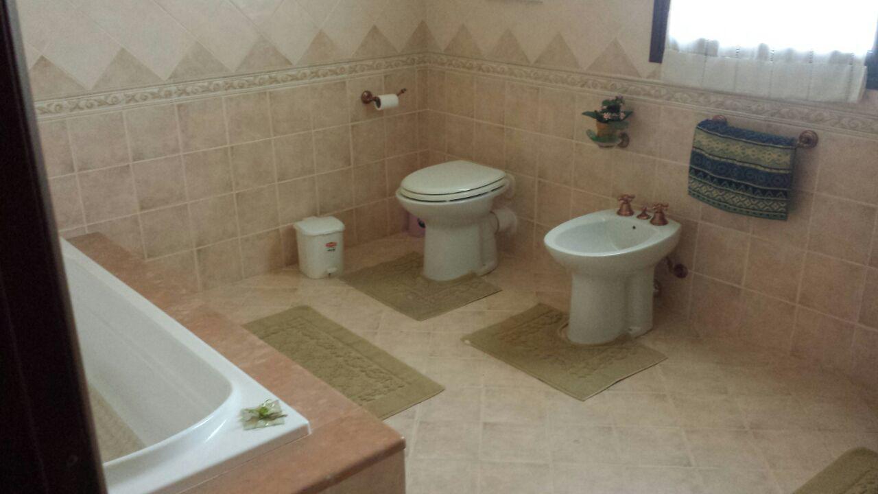 Via Cozzo Ingrassia grande villa con salonetriplo