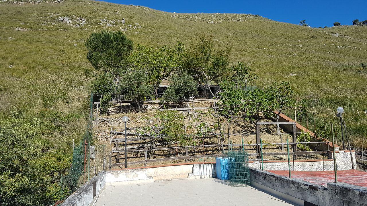 Via Zarcone villino ad uso turistico-villeggiatura