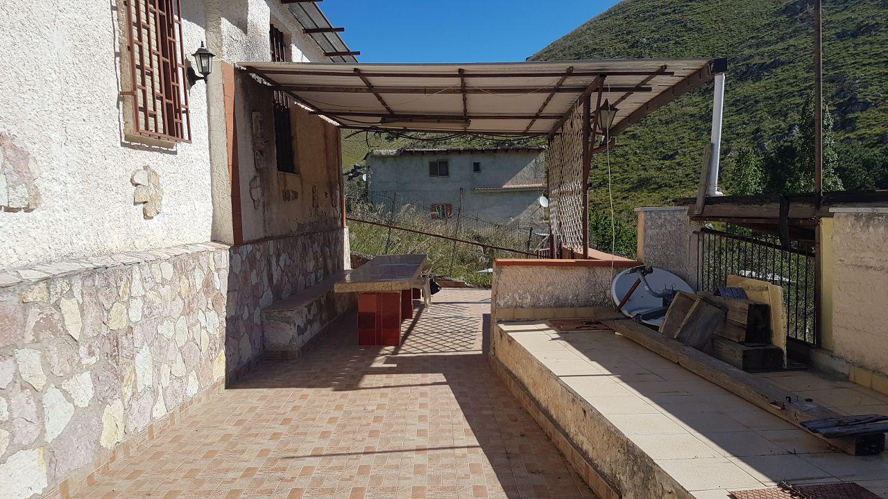 Via Zarcone villino ad uso turistico-villeggiatura