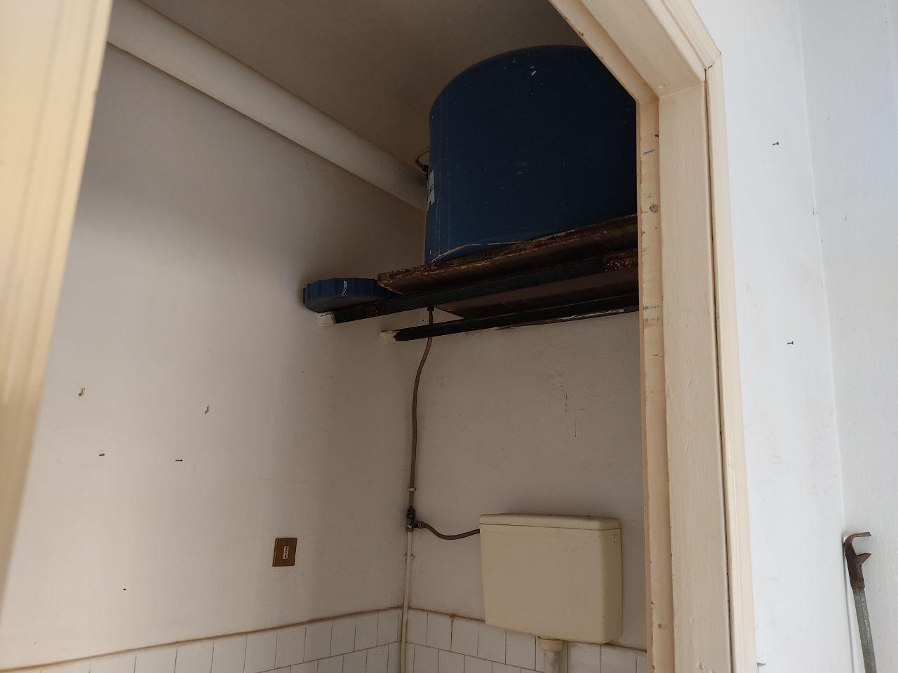 Via Giuseppe Arimondi, centrale laboratorio con wc
