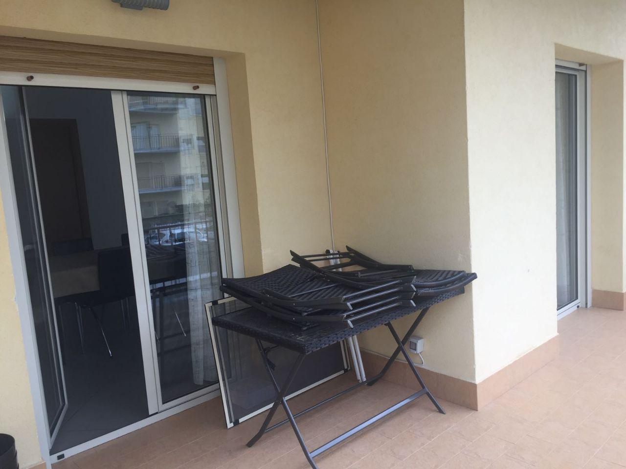 Via Ponte Parco, comodo 3 locali con salone doppio