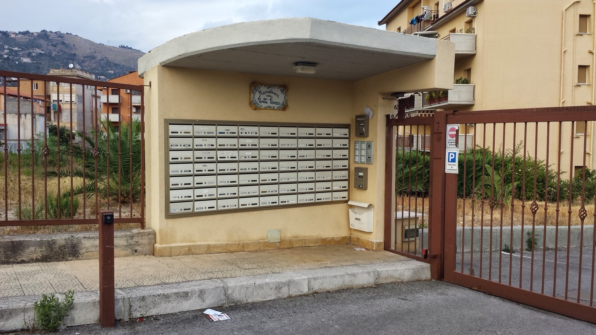 Via Ponte Parco, comodo 3 locali con salone doppio