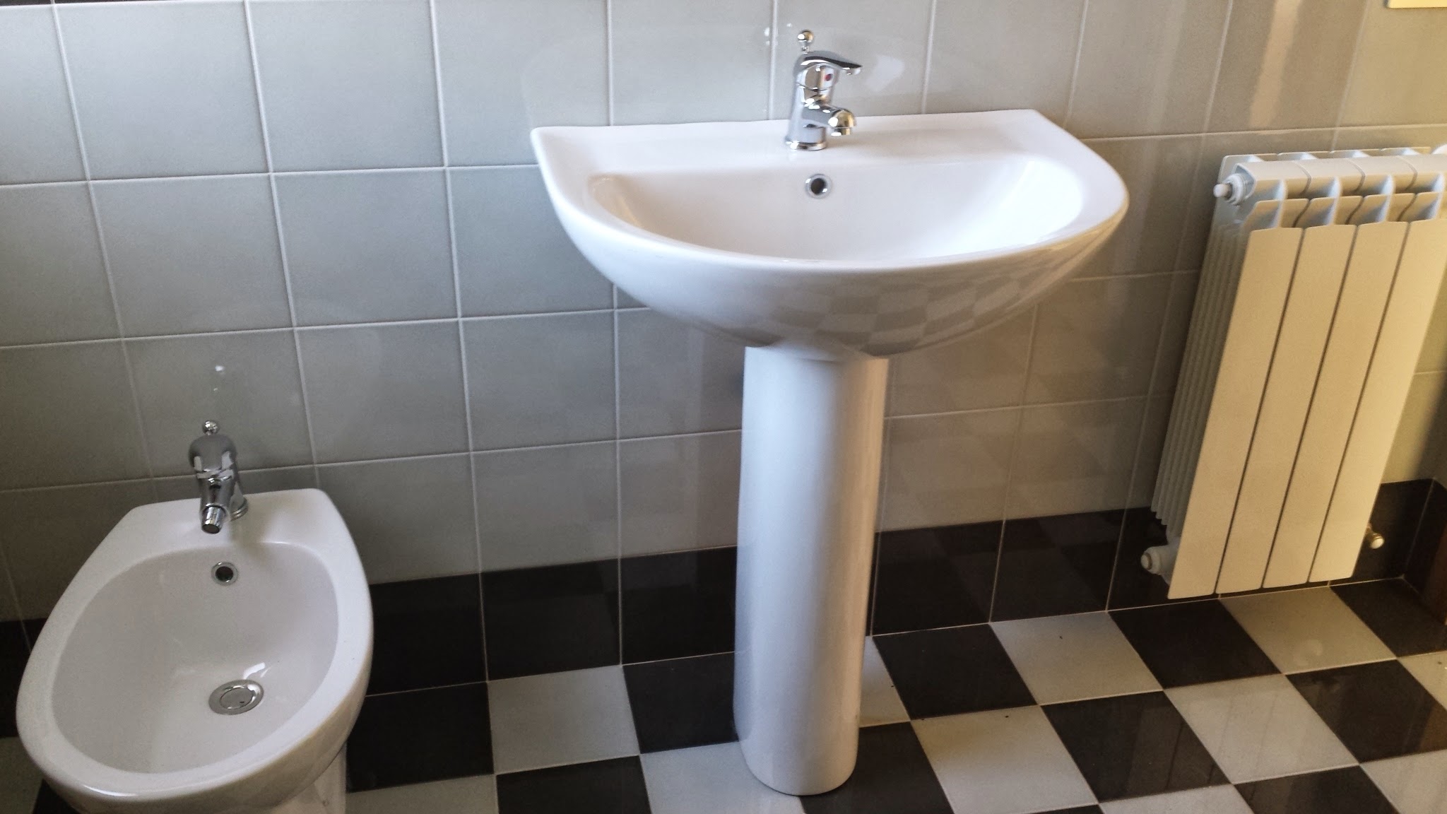Via Ponte Parco, comodo 3 locali con salone doppio