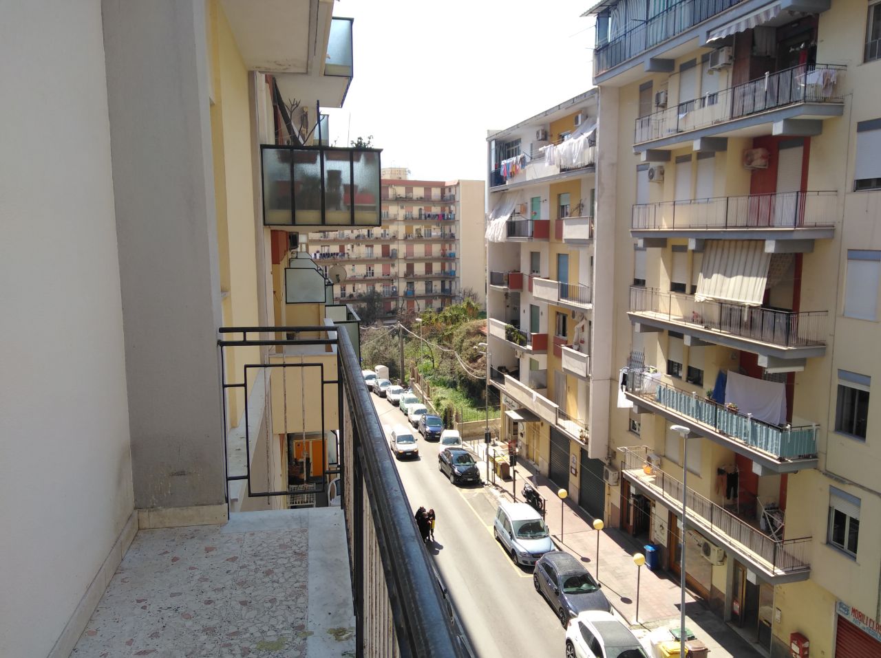 Via Aldo Moro, ampio e luminoso 5 vani
