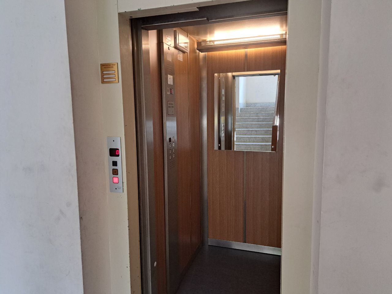 Fondo Cangemi magazzino recentemente ristrutturato