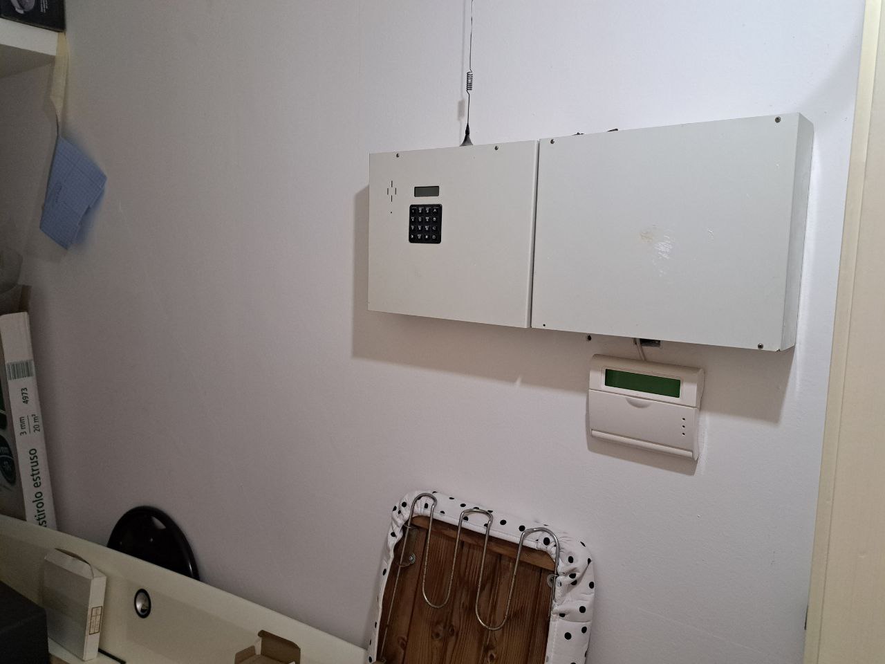 Fondo Cangemi magazzino recentemente ristrutturato
