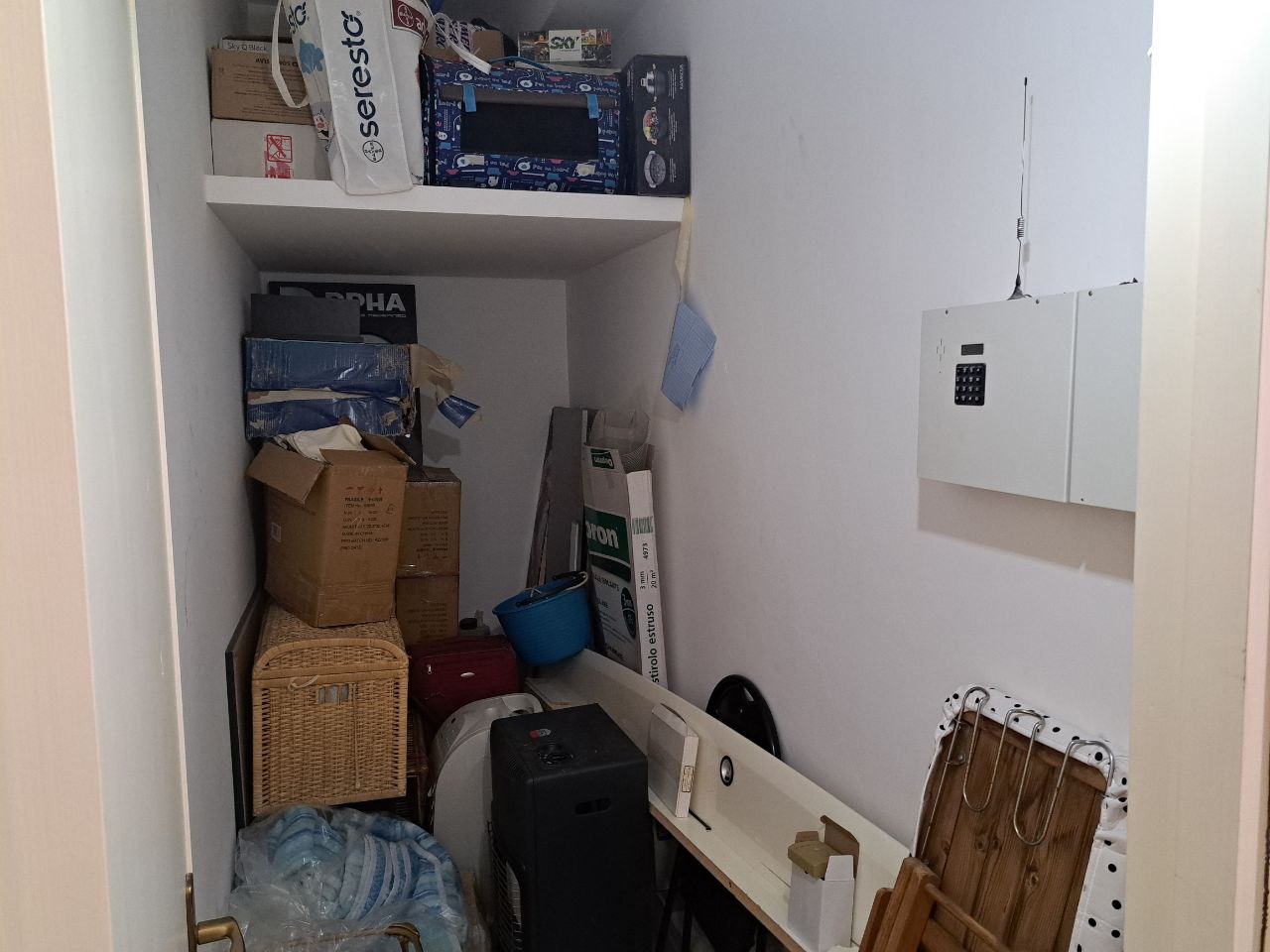Fondo Cangemi magazzino recentemente ristrutturato
