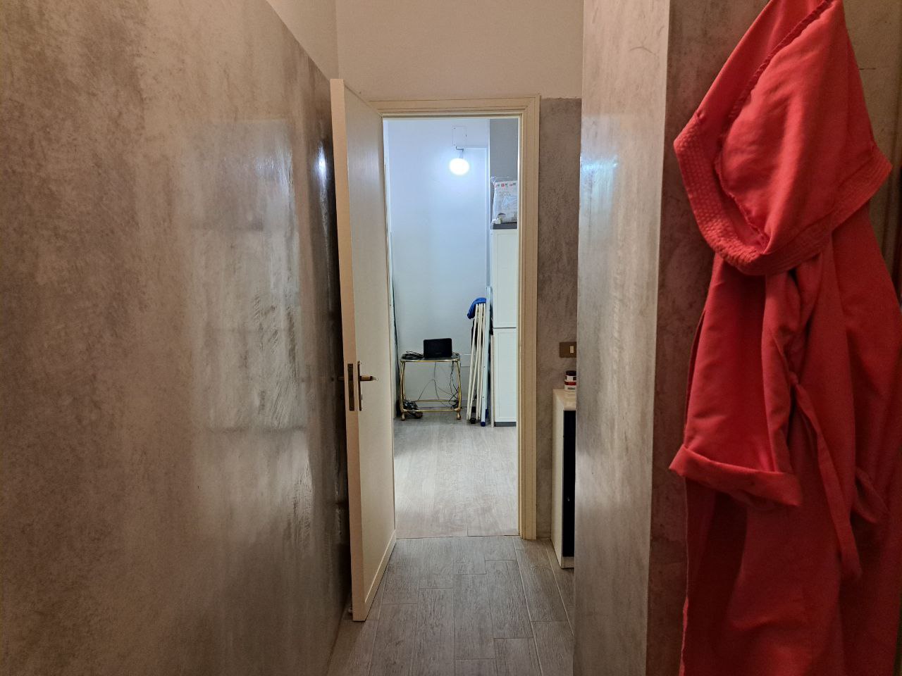Fondo Cangemi magazzino recentemente ristrutturato