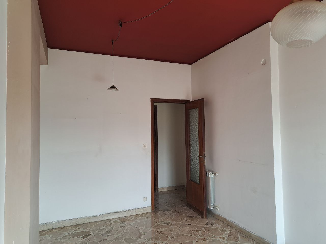 Viale delle Alpi grande abitazione con 2 ingressi