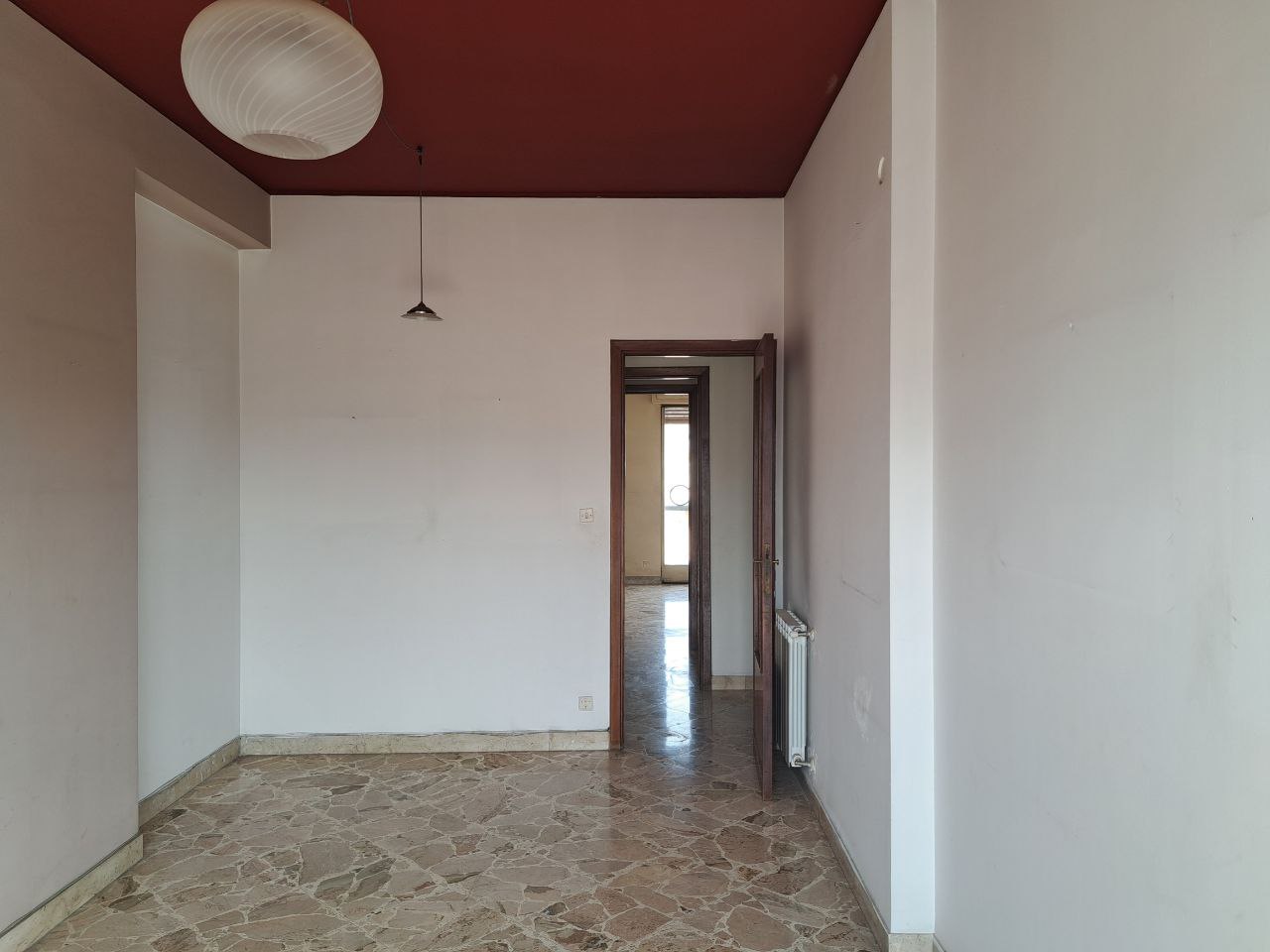 Viale delle Alpi grande abitazione con 2 ingressi