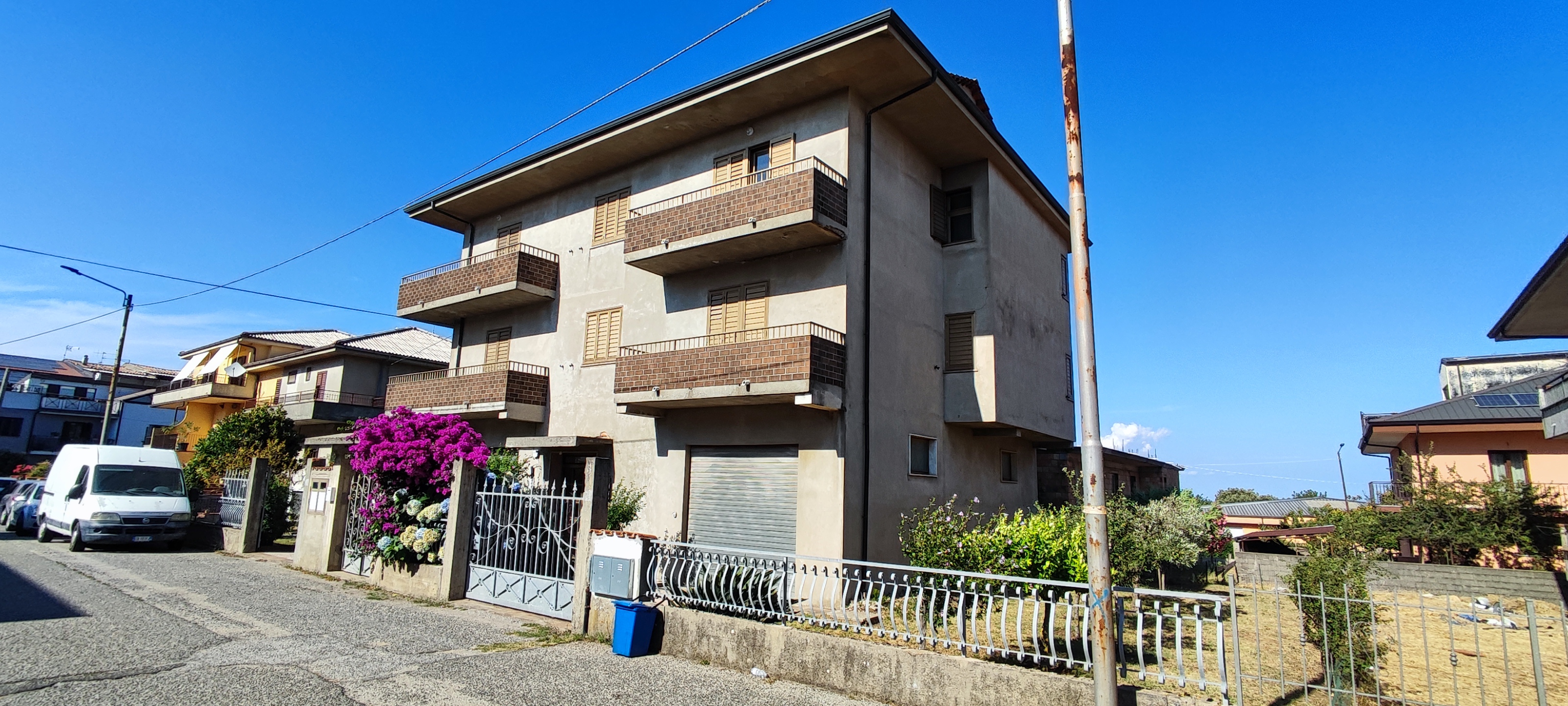 Villa bifamiliare con giardino a Girifalco - anteprima 67